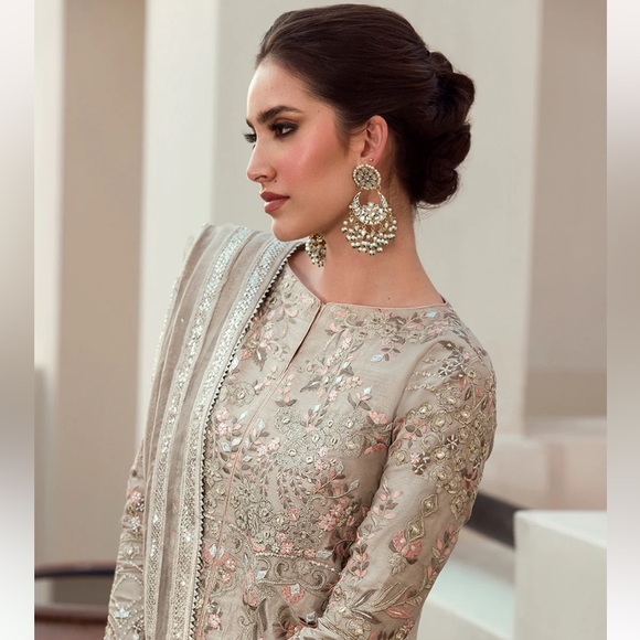 Faiza Saqlain - Arsh - Pakistani 3 piece outfit - Picture 3 of 10